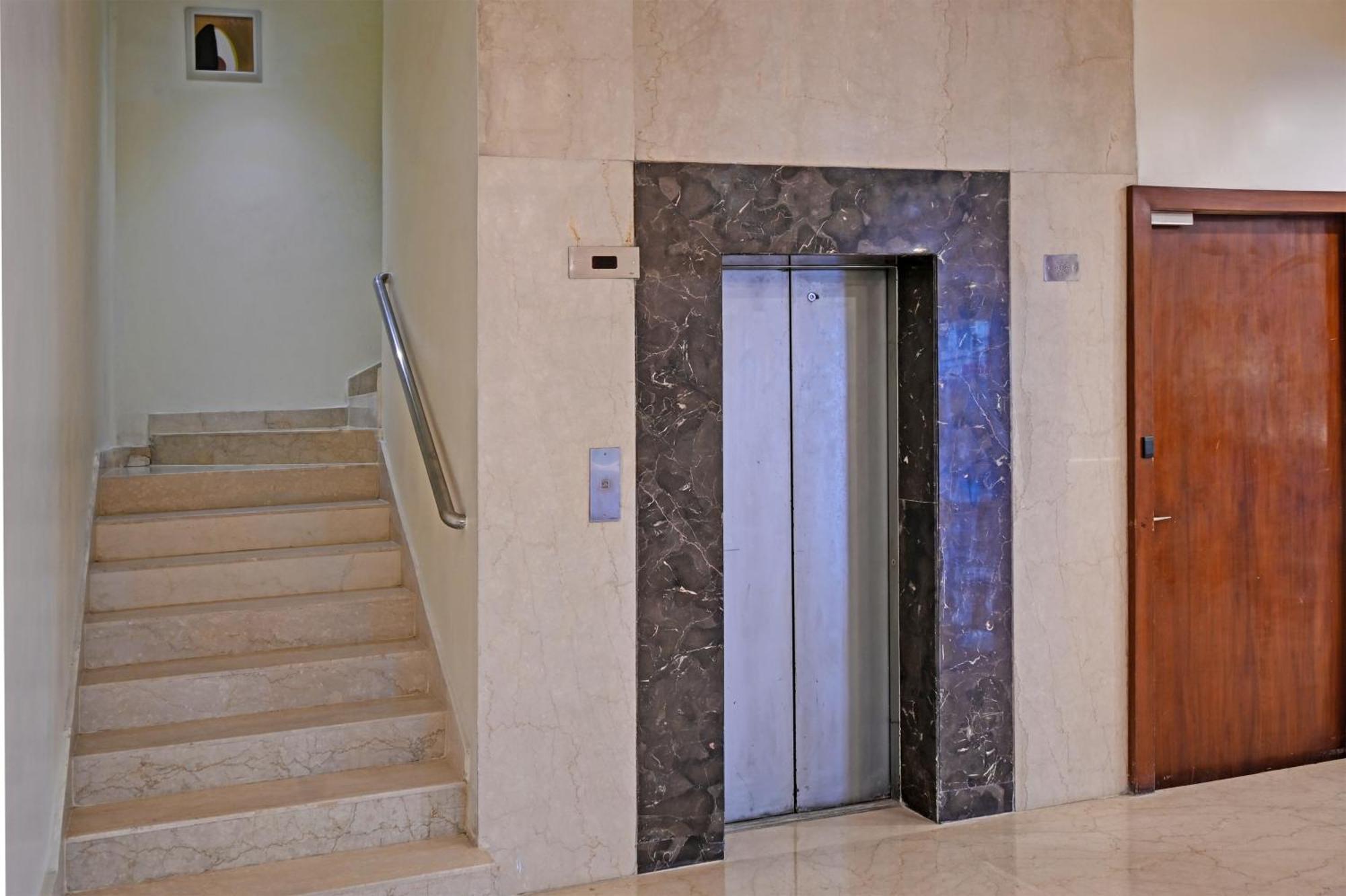 Palette Madhapur Hotel Hyderabad Exterior foto