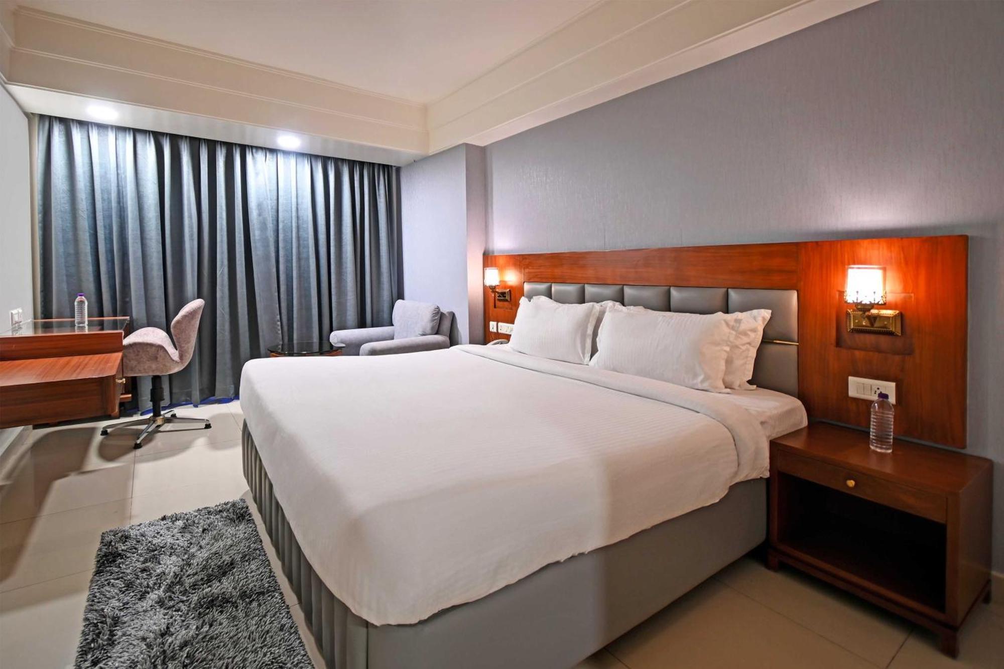 Palette Madhapur Hotel Hyderabad Exterior foto